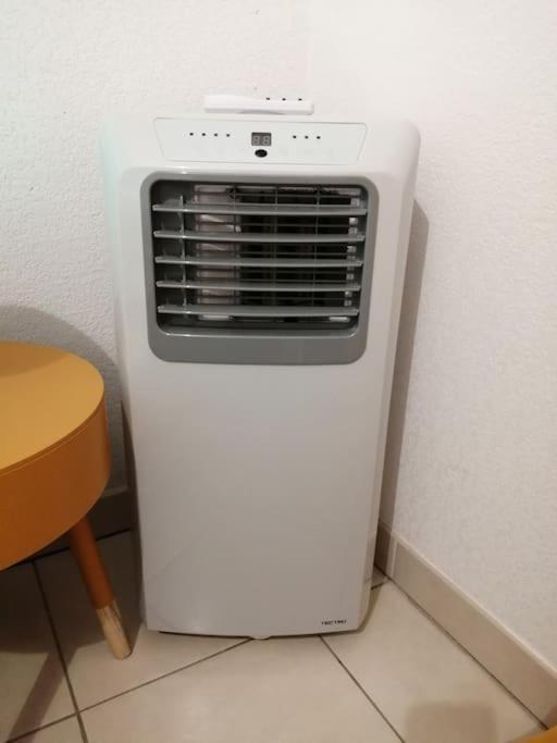 Le Soleil D Eugenie Appartement Dans Residence Avec Piscine Commune Pres De Carcassonne Olonzac 외부 사진