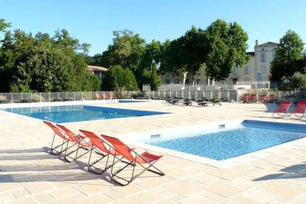 Le Soleil D Eugenie Appartement Dans Residence Avec Piscine Commune Pres De Carcassonne Olonzac 외부 사진